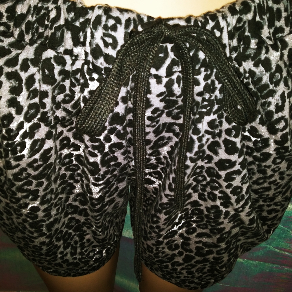 Leopard Short Set - Picture 3 of 4